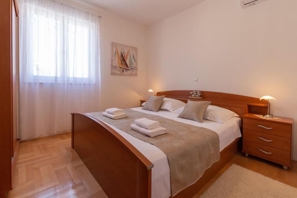 Sea View- Spacious Apartment With Shared Pool Σπλιτ Εξωτερικό φωτογραφία
