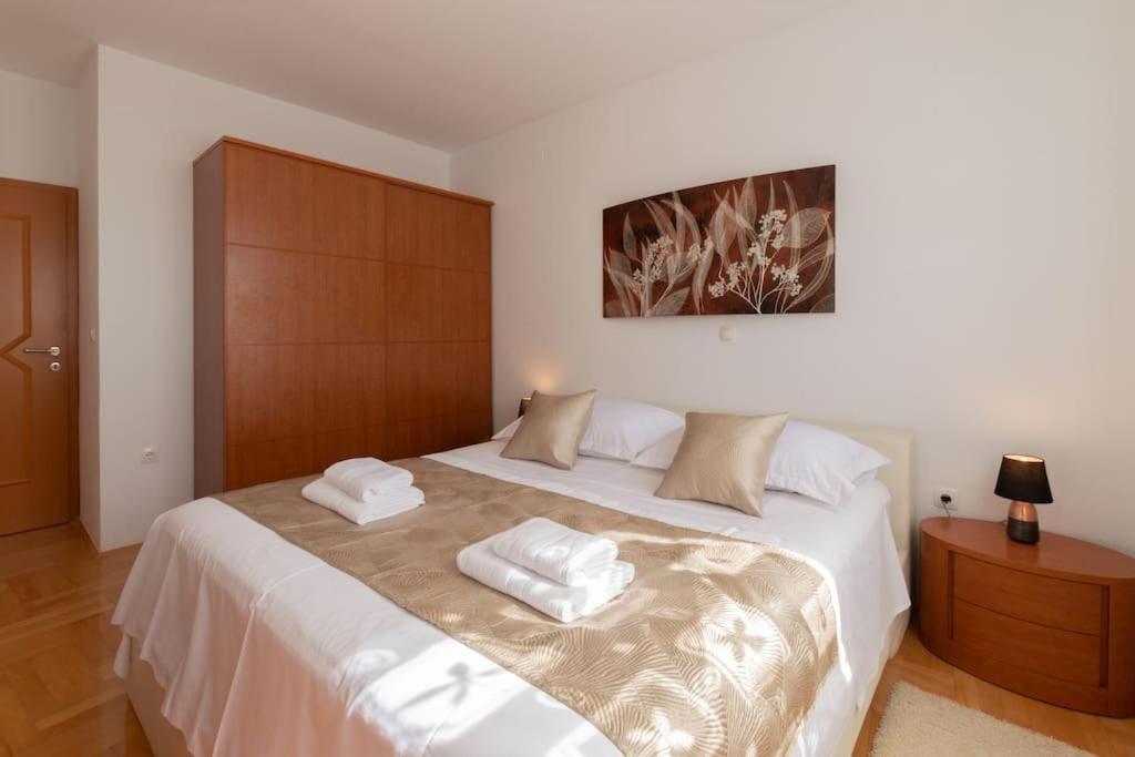 Sea View- Spacious Apartment With Shared Pool Σπλιτ Εξωτερικό φωτογραφία